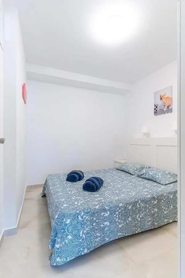Modern 2-Bedroom Apartment With Stunning View 阿德耶 西班牙