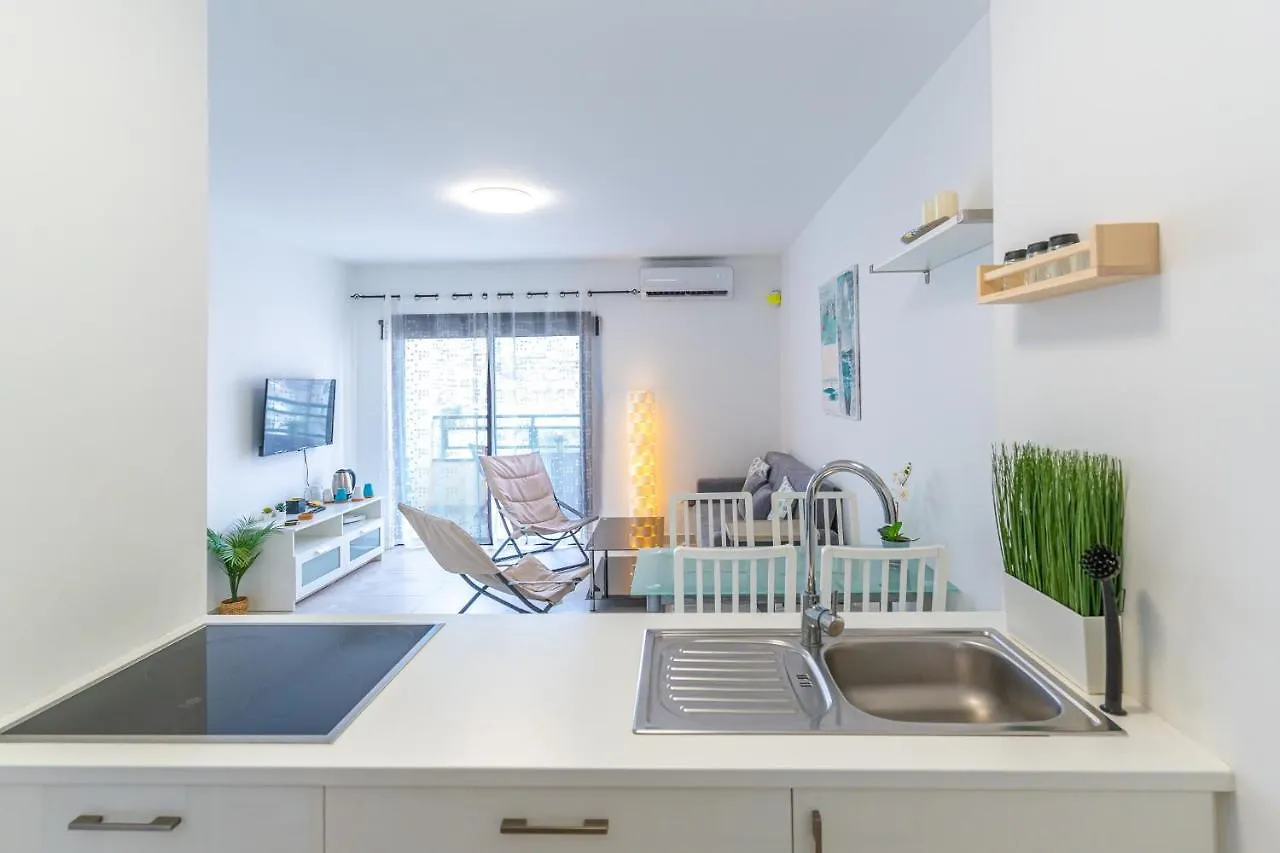 אדחה Modern 2-Bedroom Apartment With Stunning View ספרד