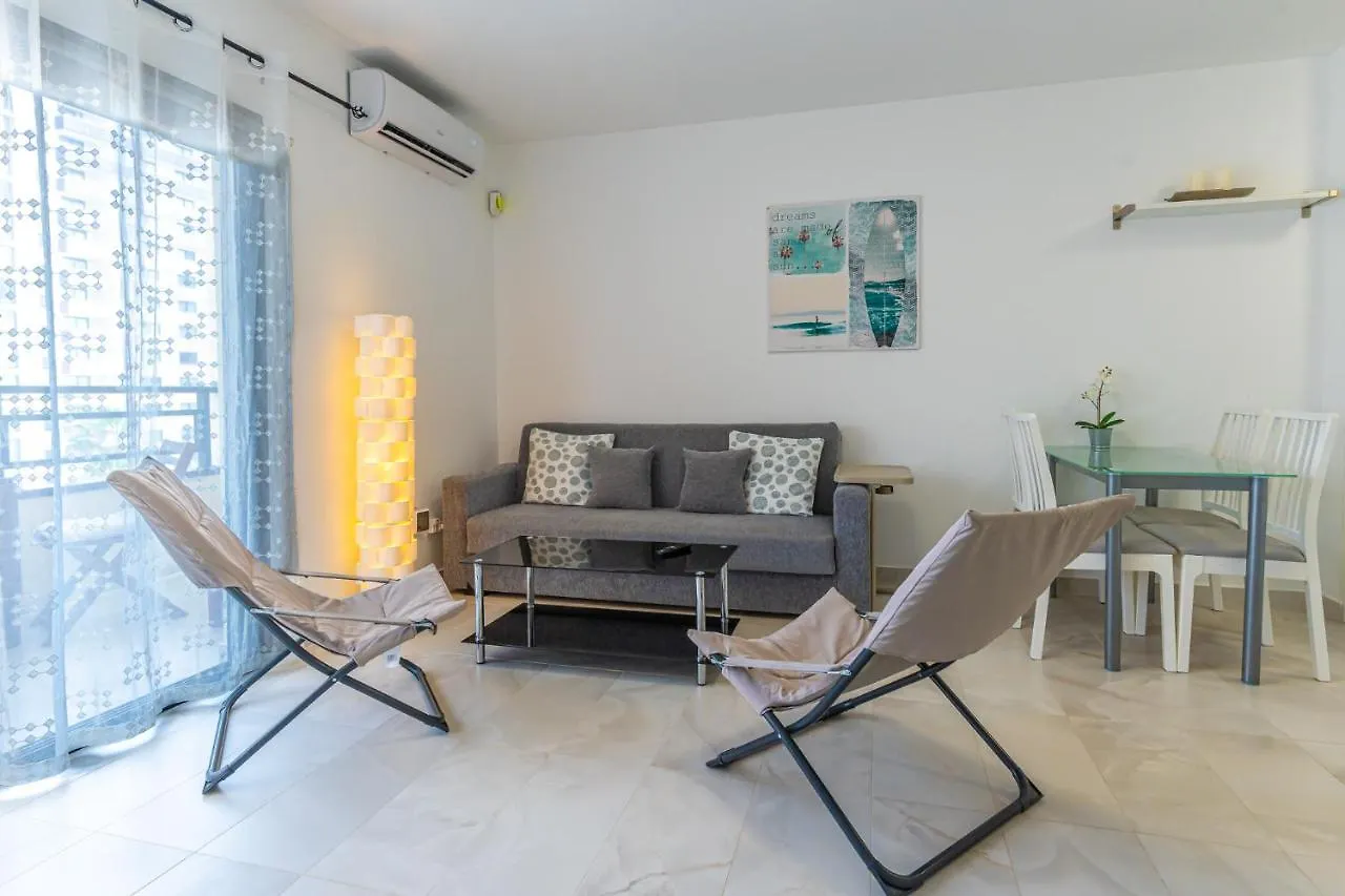 Modern 2-Bedroom Apartment With Stunning View 阿德耶 西班牙